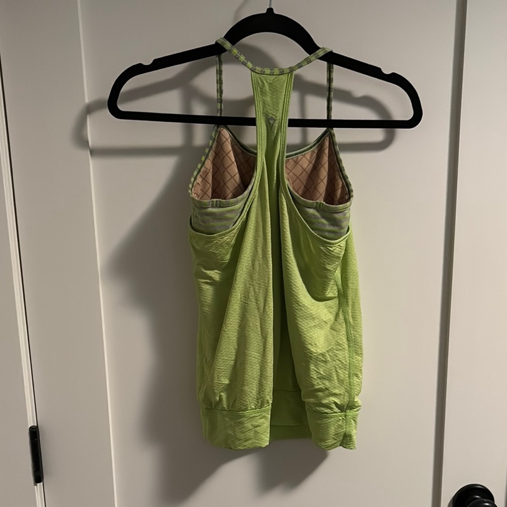 Green ivivvia by lululemon girls Top size 12